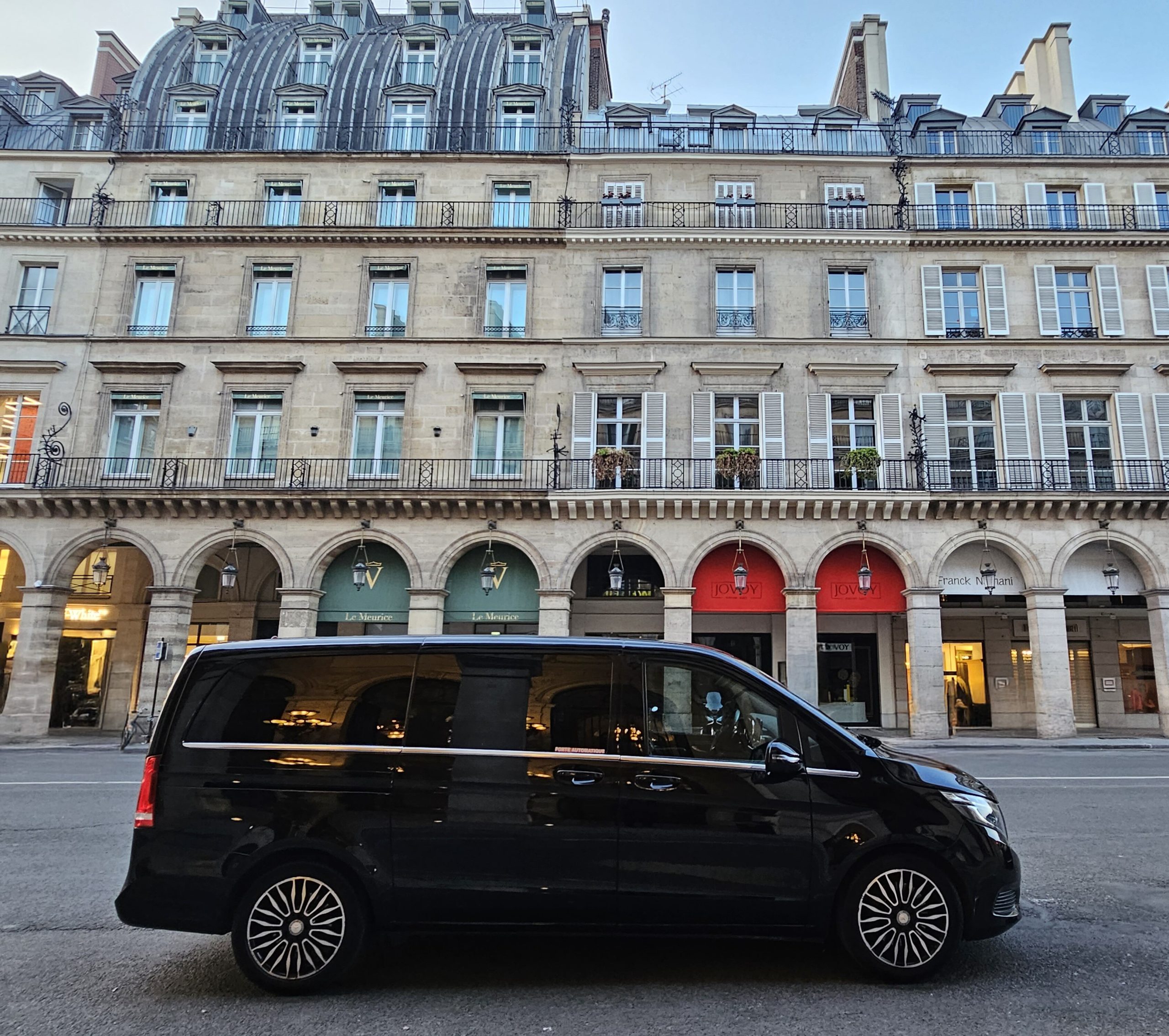 paris ride van